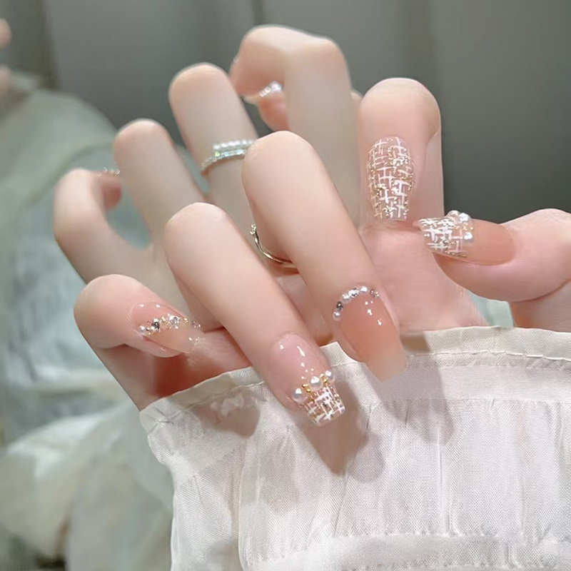 Spring Chic Classic Press-On Nails by Winails